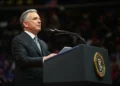 El enviado especial a Oriente Medio, Steve Witkoff, habla durante el desfile inaugural en el Capital One Arena, en Washington, DC, el 20 de enero de 2025. (Jim Watson/AFP)