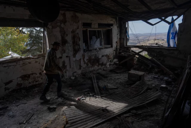 Excombatientes israelíes reconstruyen kibutz destruido por la guerra con Hezbolá