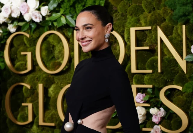 Gal Gadot dice que «nunca le prohibieron» llevar el pin de rehén en los Globos de Oro