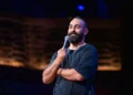 El comediante stand-up y defensor de Israel Yohay Sponder. (Limor Azran Garfinkle)