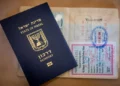 Pasaporte israelí el 18 de enero de 2023. (Nati Shohat/Flash90)