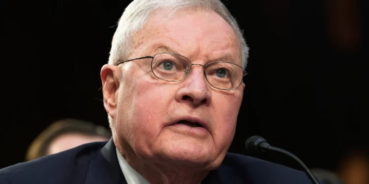 Keith Kellogg, copresidente del Centro para la Seguridad Estadounidense de la AFPI, habla durante una audiencia del Comité de Servicios Armados del Senado sobre el conflicto en Ucrania, el 28 de febrero de 2023, en el Capitolio de Washington. (Foto AP/Mariam Zuhaib)