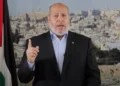 El líder de Hamás, Khalil al-Hayya, da un discurso televisado sobre el acuerdo de alto el fuego entre el grupo terrorista palestino e Israel, en la capital de Qatar, Doha, el 15 de enero de 2025. (Captura de pantalla de YouTube utilizada de conformidad con el artículo 27a de la Ley de Derechos de Autor)