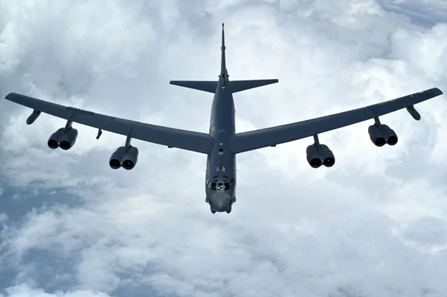 El B-52H Stratofortress opera en la Península Arábiga
