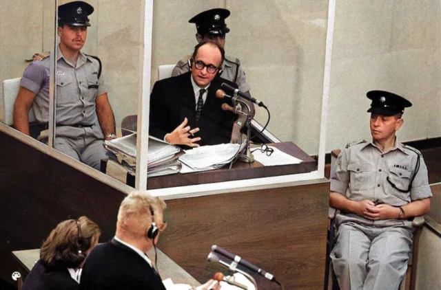 Milei autoriza acceso a archivos sobre nazis en Argentina