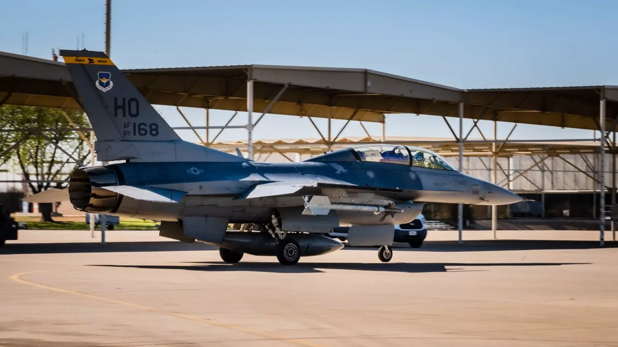 La USAF completa la última misión del F-16 en Luke