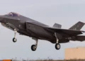 Un F-35A de la Fuerza Aérea de los EE. UU. del 493º Escuadrón de Caza durante el ejercicio Falcon Strike 2022 en Italia.