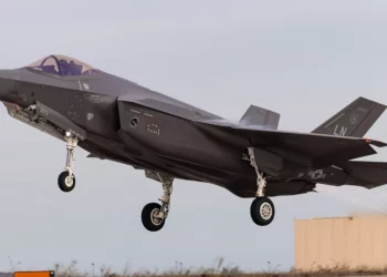 Un F-35A de la Fuerza Aérea de los EE. UU. del 493º Escuadrón de Caza durante el ejercicio Falcon Strike 2022 en Italia.