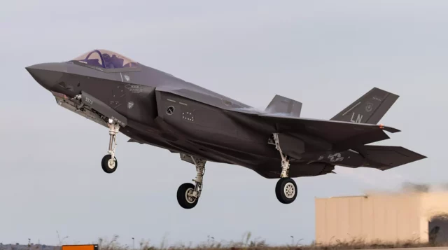 Washington presiona a Ottawa para mantener contrato de 88 aviones F-35A