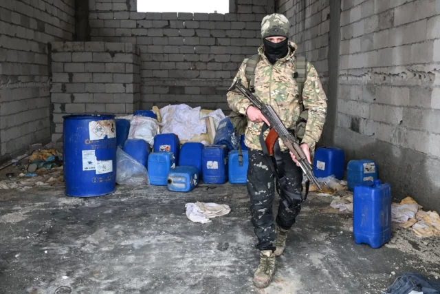 Fuerzas sirias hallan fábrica de drogas en antiguo bastión de Hezbolá