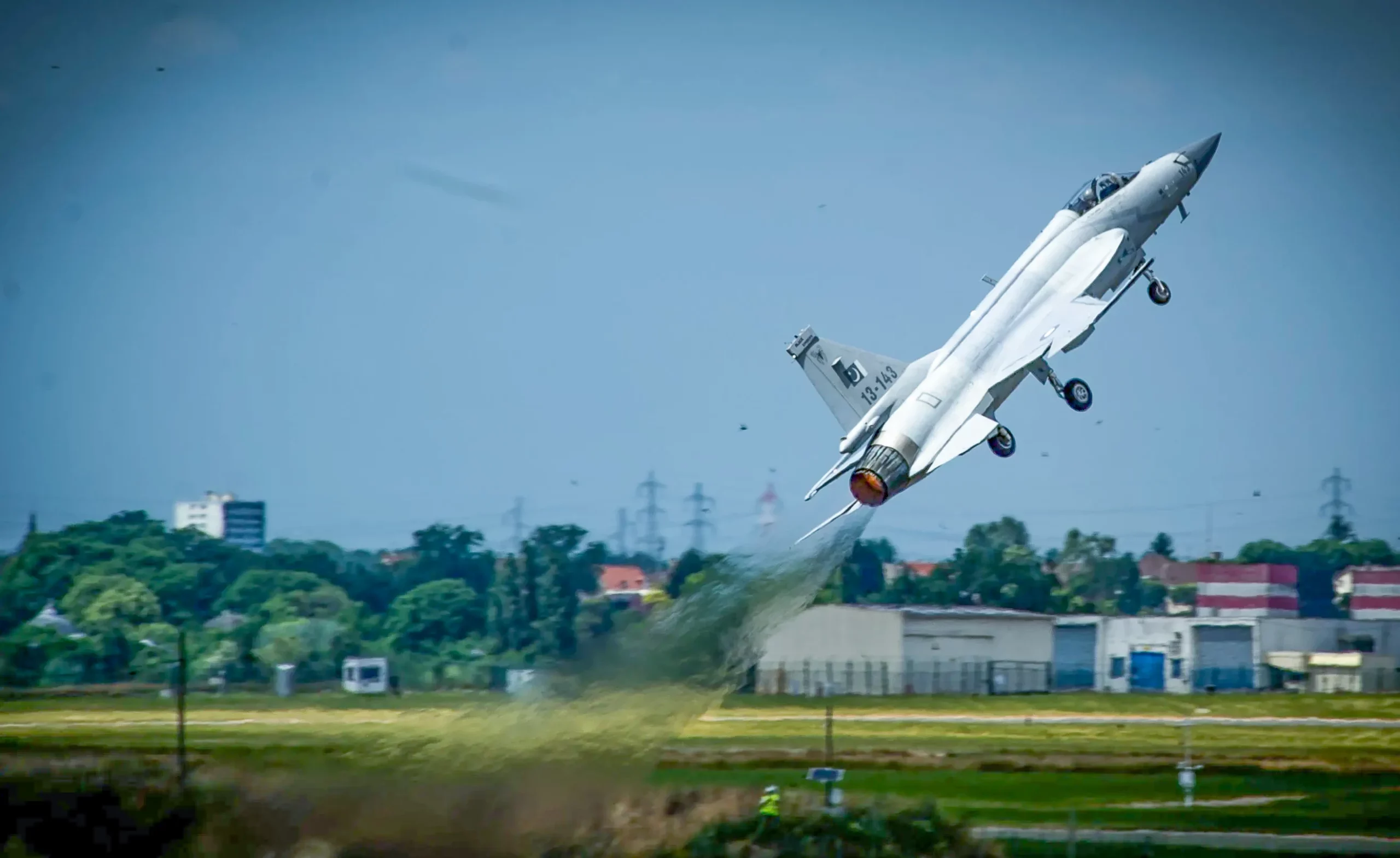 El JF-17 Thunder: un proyecto multinacional en aviación militar