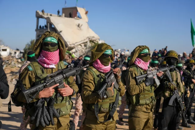 Miembro de Fatah exige a Hamás que detenga la guerra en Gaza