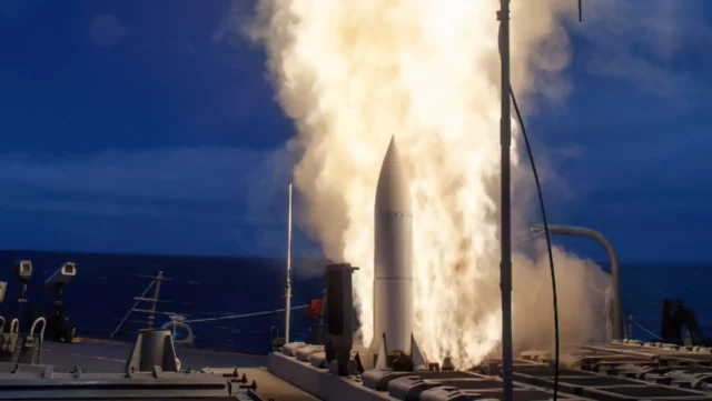 Raytheon recibe $75,1 millones para modernizar misiles SM-2 y SM-6