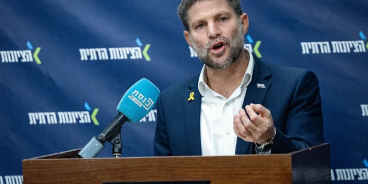 Smotrich: Gazatíes deben ser enviados a países que no tengan frontera con Israel