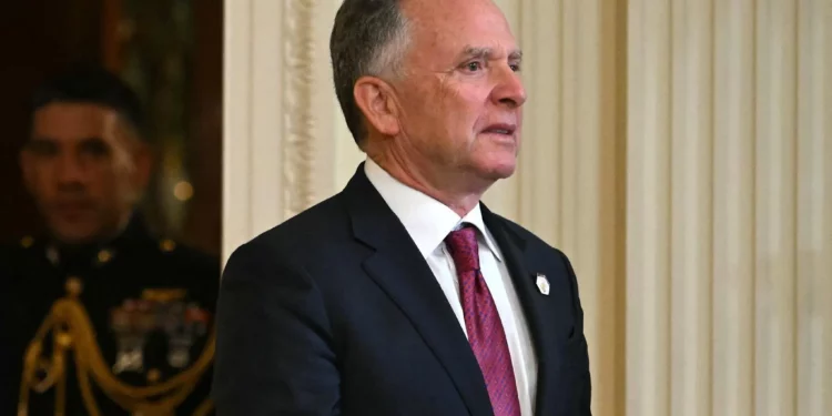 Steve Witkoff, enviado especial del presidente estadounidense Donald Trump para Medio Oriente, llega para una conferencia de prensa con el presidente estadounidense y el primer ministro Benjamin Netanyahu en la Casa Blanca en Washington, el 4 de febrero de 2025. (Andrew Caballero-Reynolds / AFP)