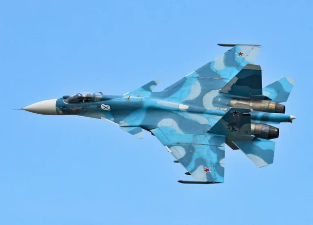 Dos F-35 noruegos interceptan un raro caza Su-33 ruso