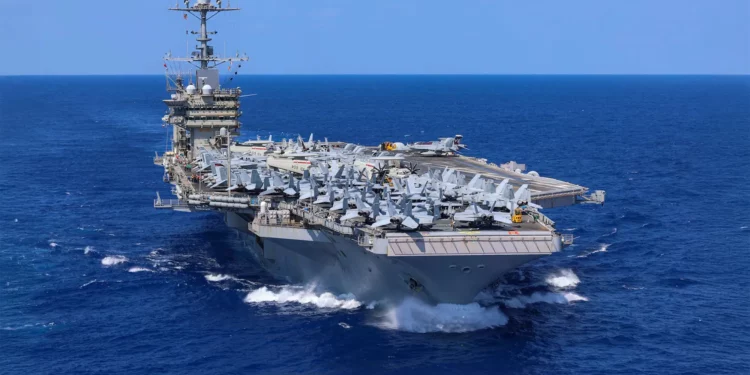 El USS Harry S. Truman choca con un buque mercante frente a las costas de Egipto