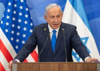 El primer ministro, Benjamin Netanyahu, habla durante una conferencia de prensa conjunta con el secretario de Estado de Estados Unidos, Marco Rubio (no aparece en la imagen), en la oficina del primer ministro en Jerusalén, el 16 de febrero de 2025. (Foto AP/Ohad Zwigenberg, Pool)