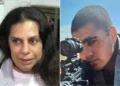 Keren Aivas (izquierda), cuyo hijo Niv (derecha) fue asesinado a tiros el 8 de octubre de 2023, cuando las fuerzas de seguridad lo identificaron erróneamente como terrorista, en un informe transmitido por el canal 12 de noticias el 6 de febrero de 2025. (Capturas de pantalla: Canal 12, redes sociales, utilizadas de conformidad con la Cláusula 27a de la Ley de Derechos de Autor)