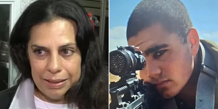 Keren Aivas (izquierda), cuyo hijo Niv (derecha) fue asesinado a tiros el 8 de octubre de 2023, cuando las fuerzas de seguridad lo identificaron erróneamente como terrorista, en un informe transmitido por el canal 12 de noticias el 6 de febrero de 2025. (Capturas de pantalla: Canal 12, redes sociales, utilizadas de conformidad con la Cláusula 27a de la Ley de Derechos de Autor)
