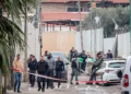 La policía en el lugar donde un niño de 14 años fue asesinado a tiros en Lod, en el centro de Israel, el 3 de febrero de 2025. (Yossi Aloni/Flash90)