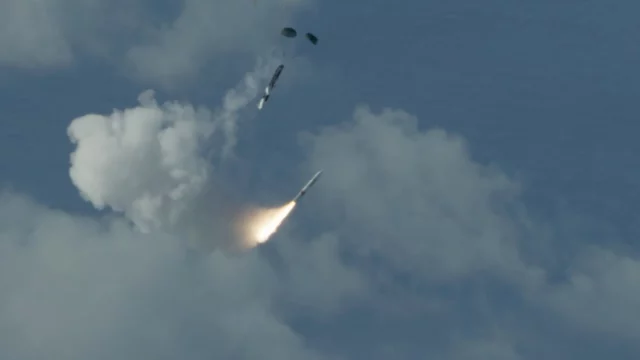 EE. UU. prueba sistema Aegis contra arma hipersónica desde destructor