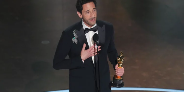 Adrien Brody gana su segundo Oscar por “The Brutalist”