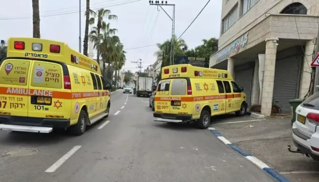 Niño de tres años en estado crítico tras ser olvidado en un auto