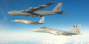 B-52 de EE. UU. vuela con cazas israelíes sobre el Mediterráneo