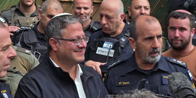 Ben Gvir supervisa operativo policial en el Kotel por Ramadán