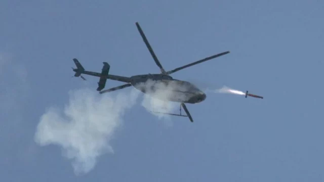 Raytheon prueba nueva variante Coyote LE SR desde helicóptero