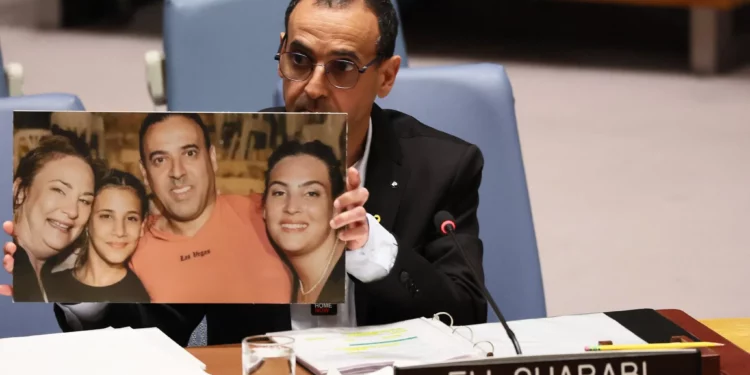 Exrehén Eli Sharabi pregunta a la ONU: ¿Dónde estaba el mundo?