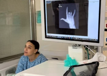 Rehén liberada se somete a cirugía por herida de bala del 7/10