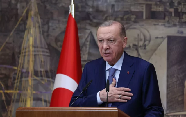 Erdogan clama en mezquita que Alá destruirá a Israel