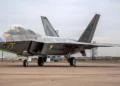 Imágenes muestran un F-22 Raptor reparado tras aterrizaje fallido