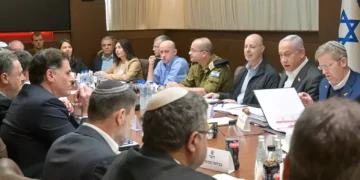 Ministros israelíes exigen cortar toda fuente eléctrica en Gaza