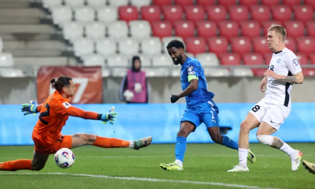 Israel vence 2-1 a Estonia y arranca con paso firme al Mundial