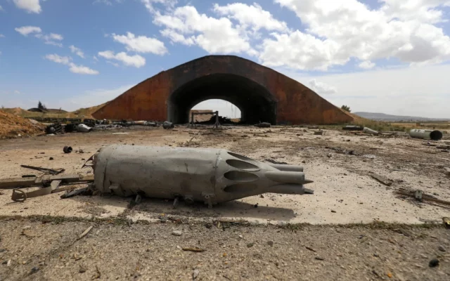 Israel bombardea tres bases sirias que Turquía evaluaba ocupar