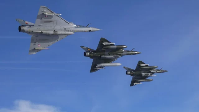 Mirage 2000 y Rafale franceses derriban globos estratosféricos