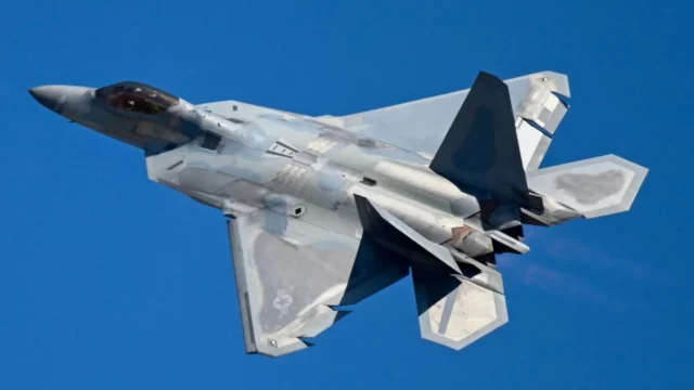 EE. UU. invierte $270 millones en el F-22 para actualizarlo