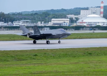 Kadena mantiene su poder aéreo con F-35 y F-15E