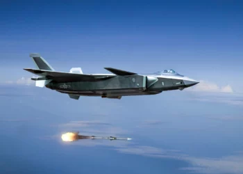 El J-20 ya no necesita acercarse para derribar a un adversario