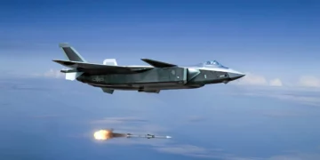El J-20 ya no necesita acercarse para derribar a un adversario