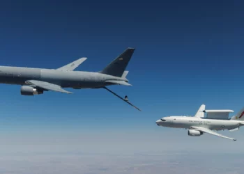 KC-46 Pegasus certifica reabastecimiento del E-7A Wedgetail