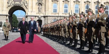 Netanyahu elogia en Budapest la salida de Hungría de la CPI