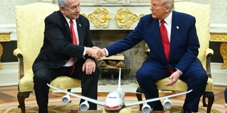 Netanyahu promete libre comercio total con EE. UU.