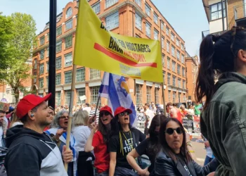 Corredores del Maratón de Londres se solidarizan con los rehenes