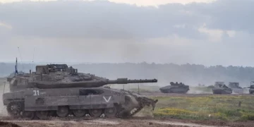 Israel amplía ofensiva en Gaza y elimina a alto mando de Hamás en Líbano