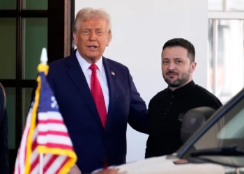 Ucrania y EE. UU. firman acuerdo minero que compromete a la administración Trump con Kiev