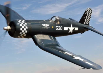 El Vought F4U Corsair volaba con alas en gaviota invertida